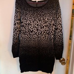 Only worn a couple times. Beautiful sweater dress from Le Chateau size medium.